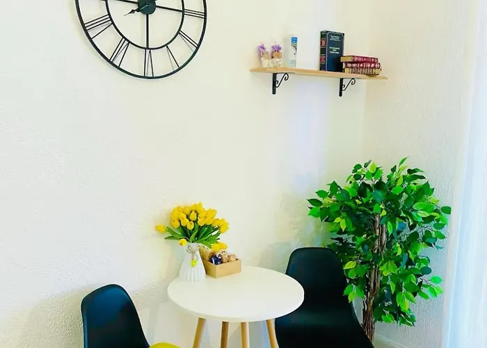 In The Center Balcony Ac شقة